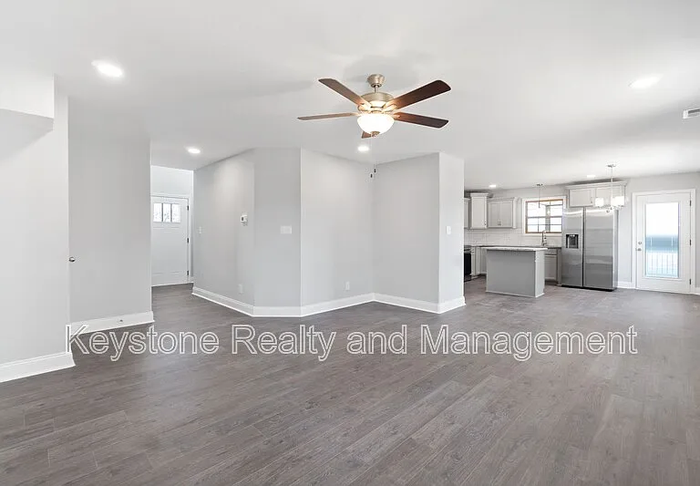 1093 Winesap Rd — Photo 4