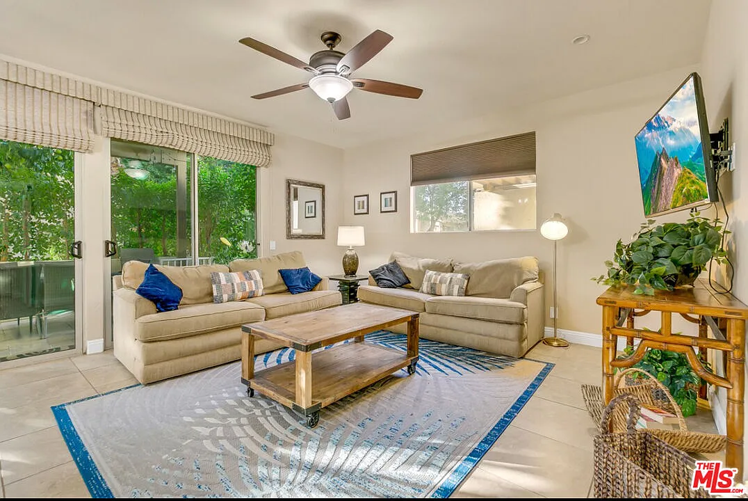 1 bed, 2.0 bath, 864 sqft, $2,200 — Photo 4