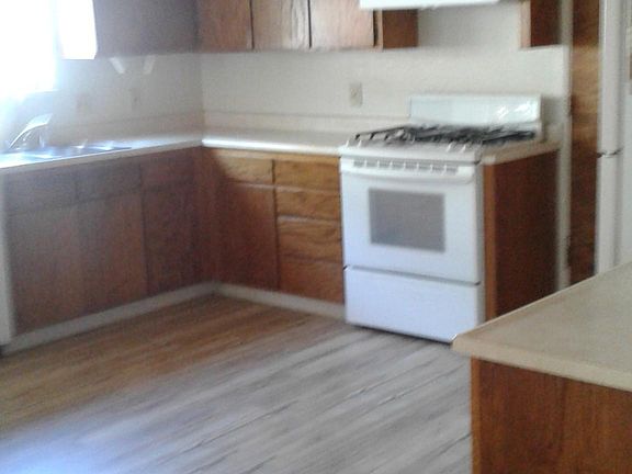 Laminated Flooring in large Kitchen