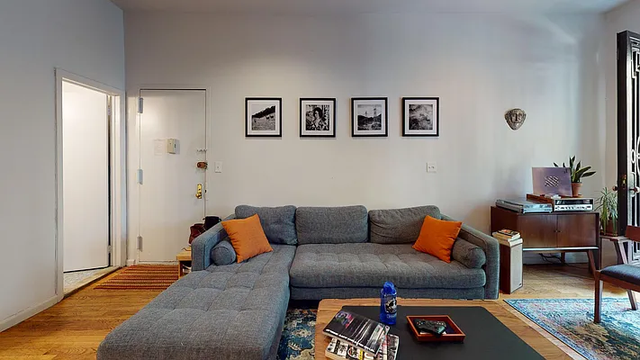 Rented by Bond New York | media 11