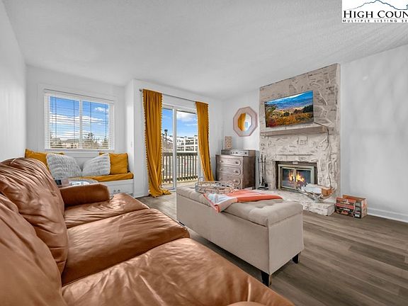 5th image of 301 Pinnacle Inn Road #1114