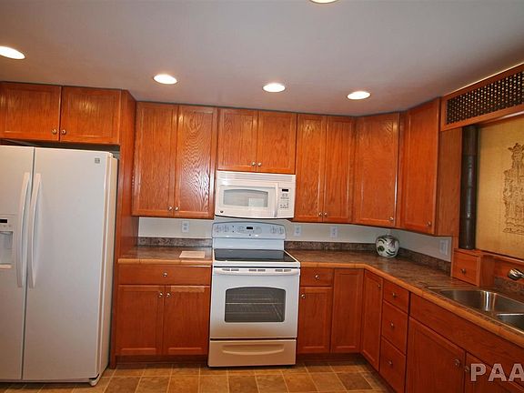4th image of 2915 W Cambridge Ct