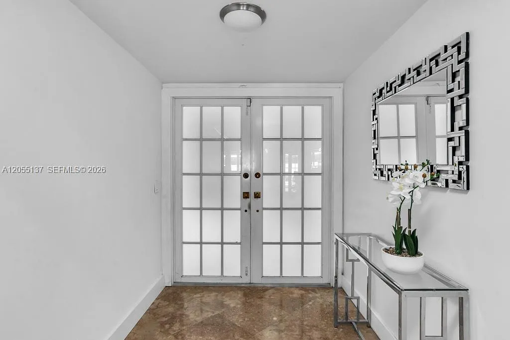 Hollywood Hills North Sec — Photo 3