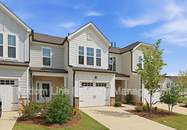 460 Glen Clova Dr — Photo 2