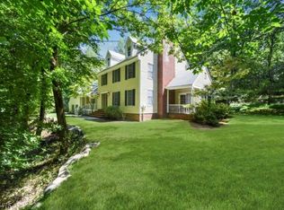 22 Cliffside Way, Boonton Township, NJ 07005