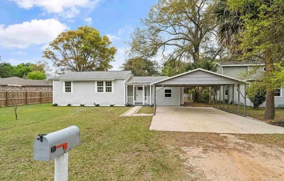 302 Alba Plena Ave — Photo 3