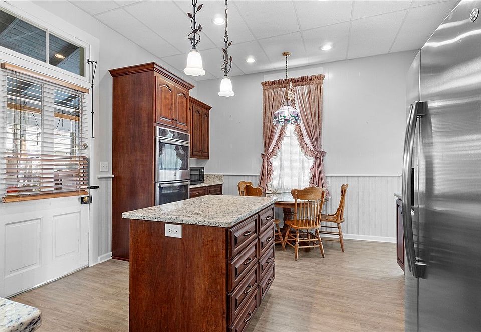 19th image of 701 1st St