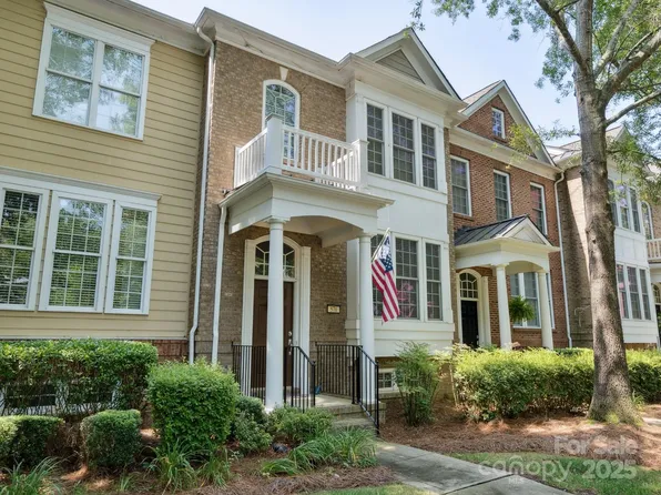 570 6th Baxter Xing, Fort Mill, SC 29708