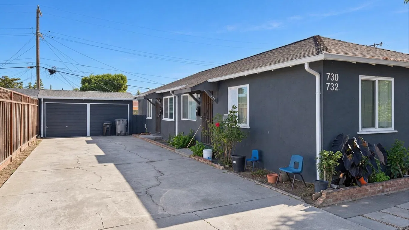 2 bed, 725 sqft, $3,050 — Photo 2