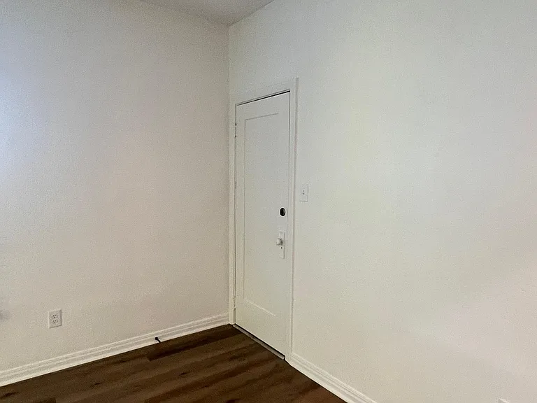 1552 N Commonwealth Ave #4 — Photo 22
