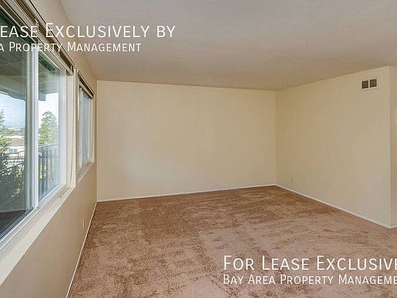 3rd image of 949 E St APT 5