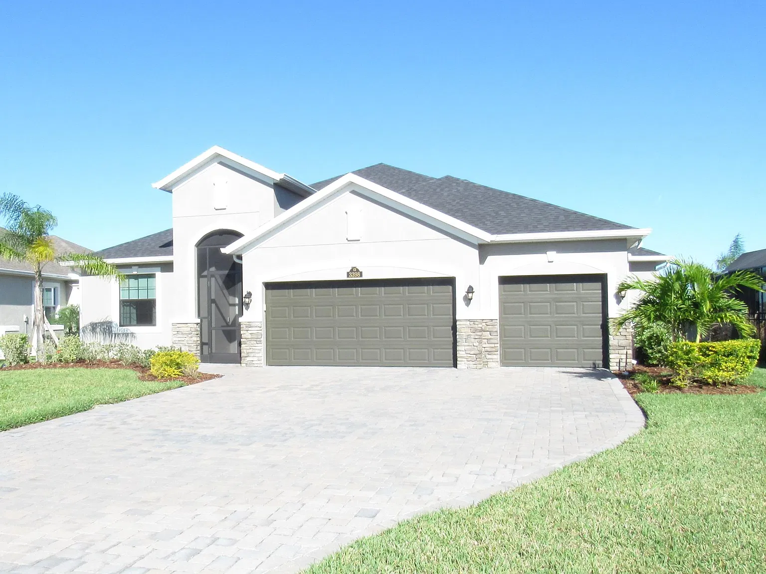 4 bed, 2483 sqft, $3,750 — Photo 2