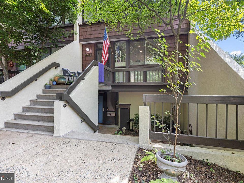 1st image of 2200 S Quincy St #1