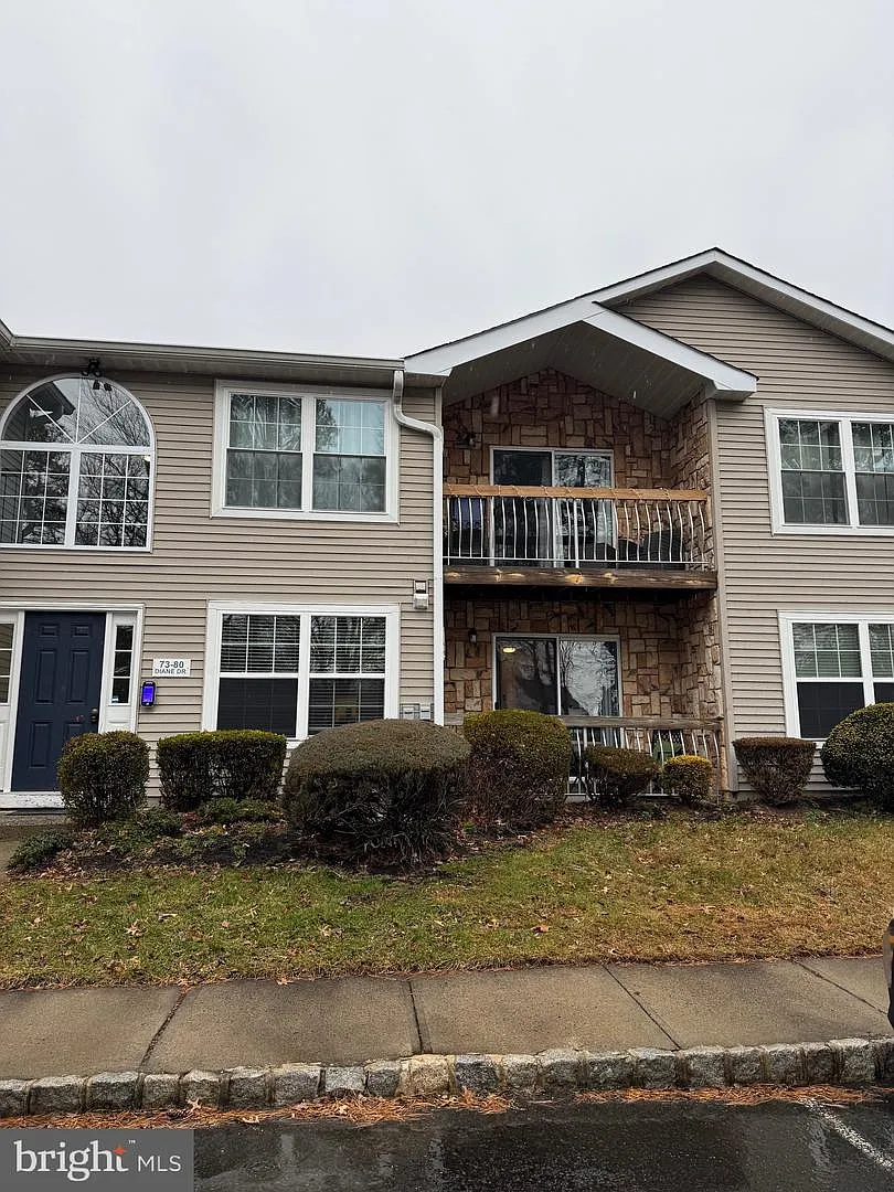 75 Diane Dr photo 1