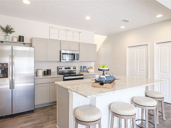 3rd image of 424 Honeycrisp Dr NE
