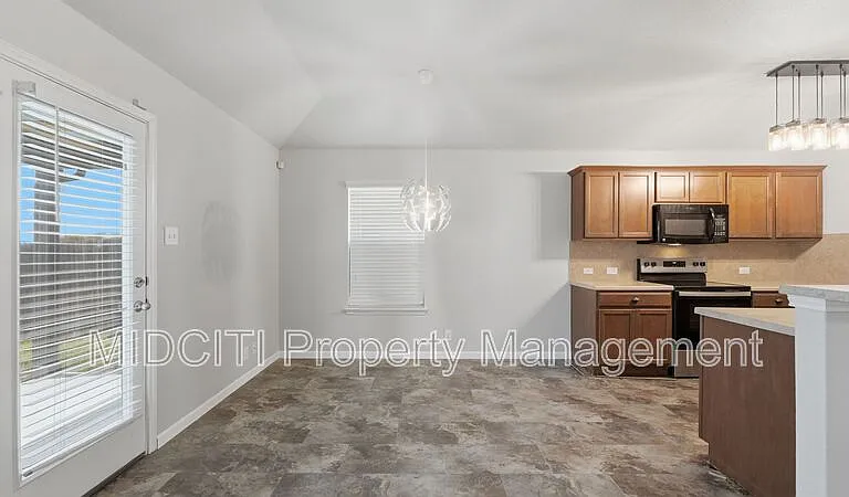 3414 Zachary St — Photo 7