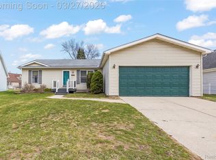 8118 Emerald Ln W, Westland, MI