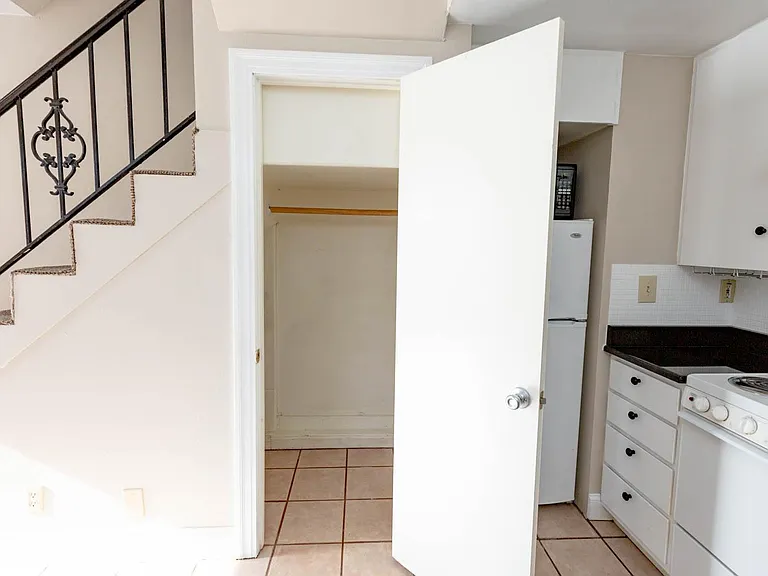 3506 Enfield Rd #106 — Photo 2