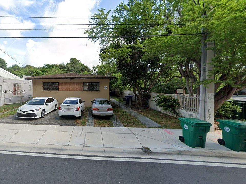 2nd image of 2735 SW 27th Ter