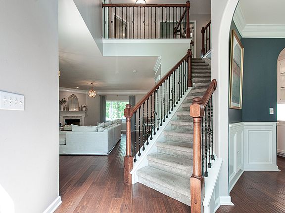 3rd image of 7029 Meadow Ridge Cir