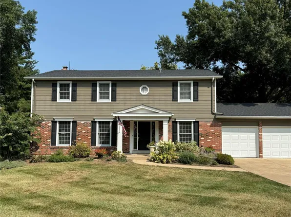 13227 Cedaroyal Dr, Saint Louis, MO 63131