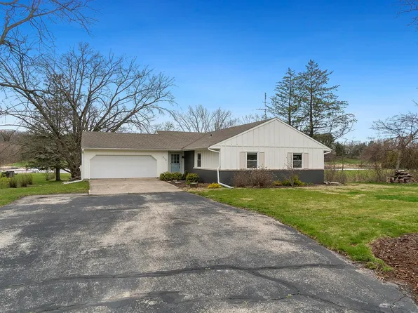 515 N Woodland Dr, Dixon, IL 61021