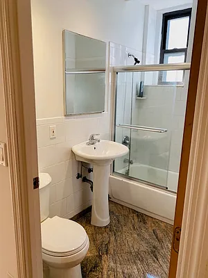 Rented by Bank Neary | media 26