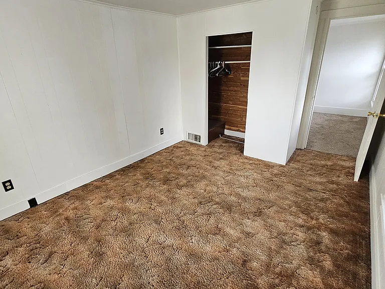 321 Jerome St — Photo 6