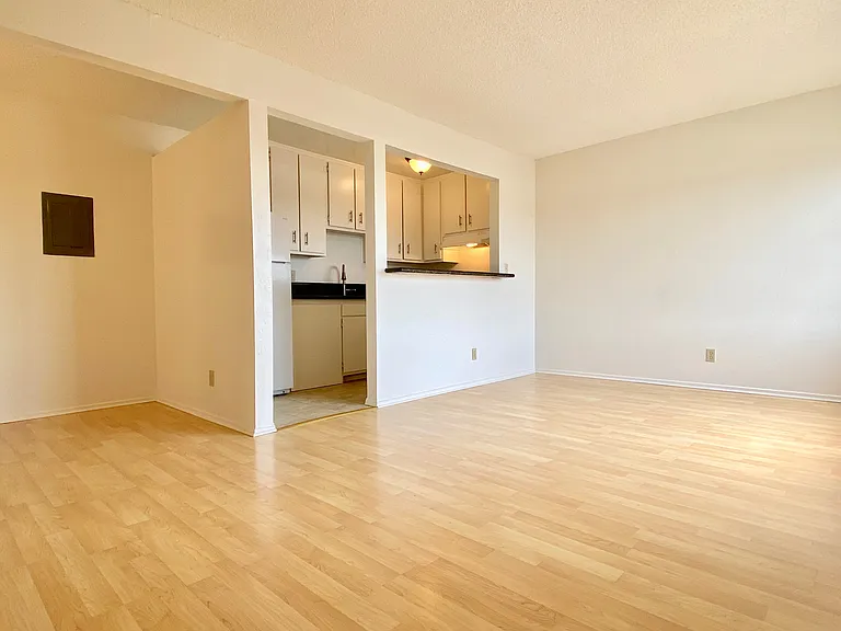 2100 Red Rose Way #26-Q — Photo 9