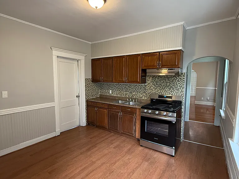 504 Winthrop Ave #B — Photo 9