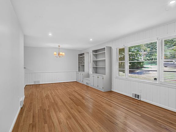 5th image of 2783 Mount Olive Dr
