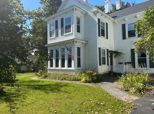 12 Talbot Ave #B, Rockland, ME 04841