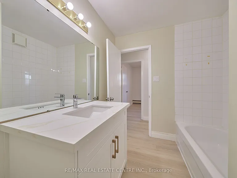 103 6th St #1 — Photo 23