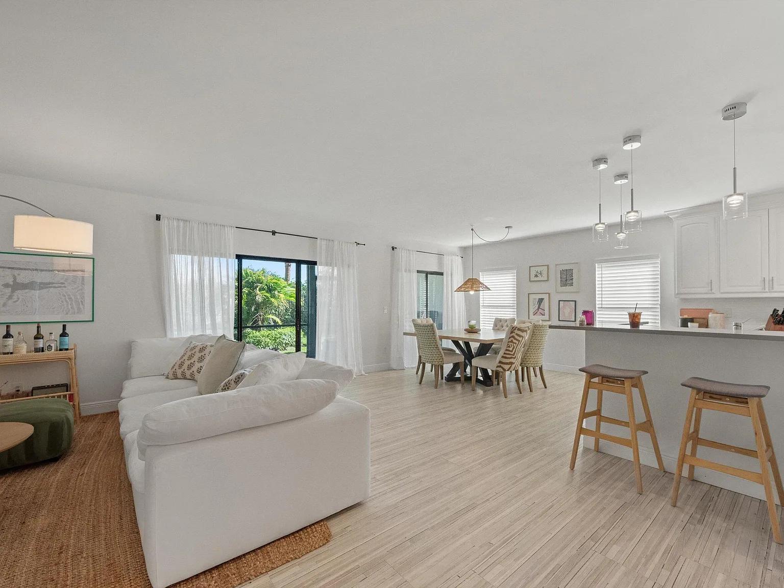 3 bed, 3.5 bath, 1760 sqft, $4,500 — Photo 3