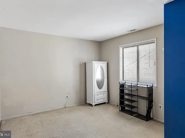 71 Sandra Rd — Photo 5