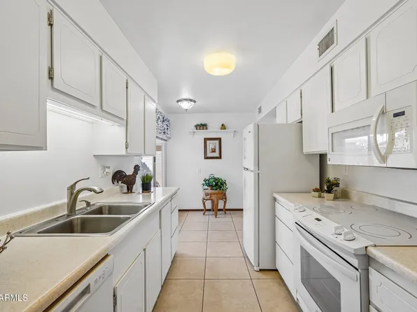 17211 N PINION Lane, Sun City, AZ 85373