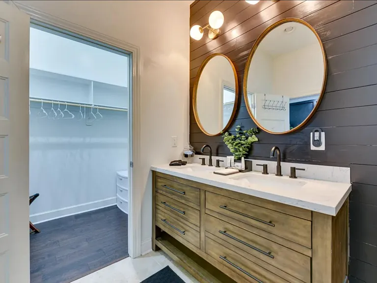 1104 Greenleaf Ave — Photo 20