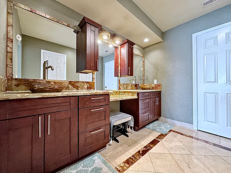 20529 Pacific Dr — Photo 18