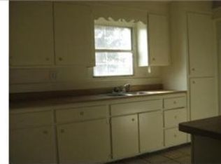 727 Arliss St, Riverside, CA 92507