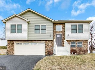 52 Saint Andrews Dr, Waynesboro, PA