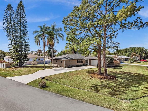 4th image of 2002 SE Aneci St