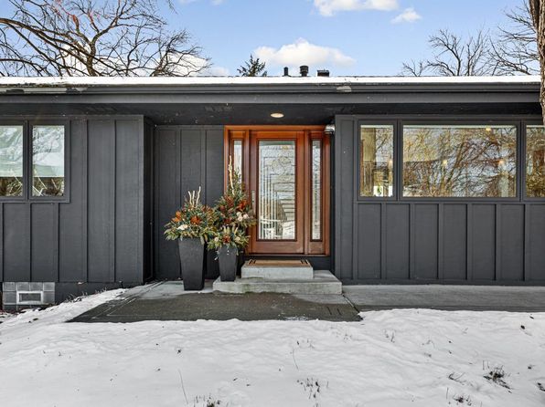 24295 Wood Dr, Shorewood, MN 55331
