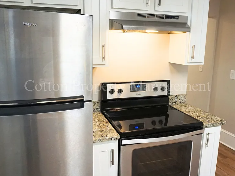 605 Harnett St — Photo 4