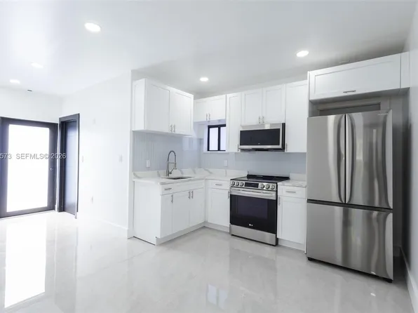 571 NW 152nd St, Miami, FL 33169