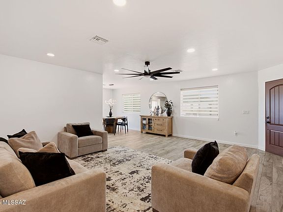 5th image of 1552 Pinguinos Ct