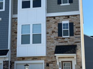 8825 Foxway Ridge Ln, Glen Allen, VA 23060