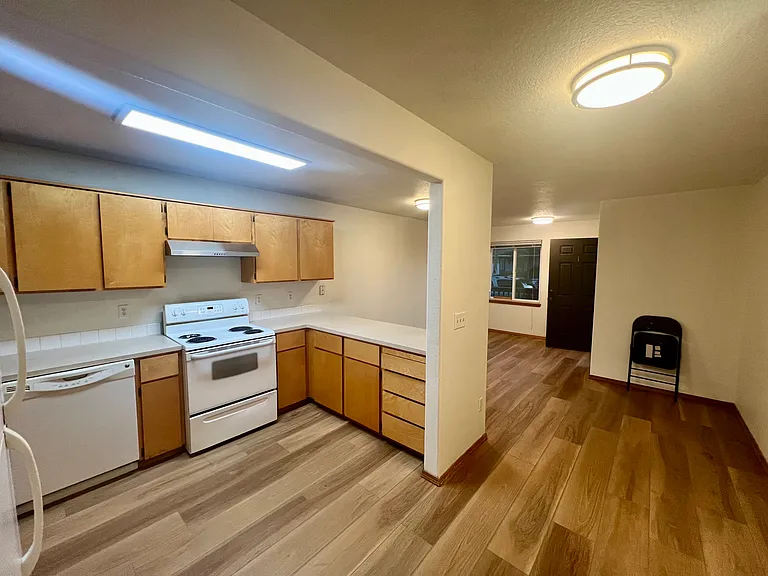 1228 NE 84th Ave #1 — Photo 1