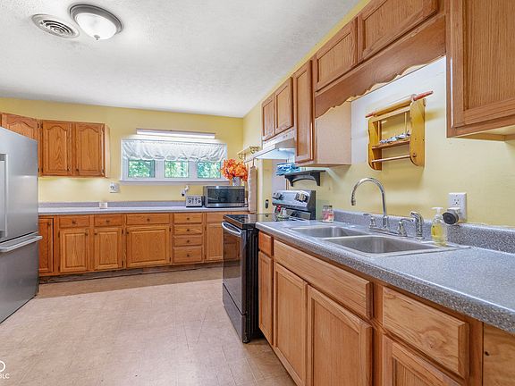3rd image of 5012 N Templin Rd