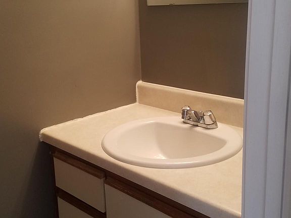 2nd image of 2598 Townhouse St