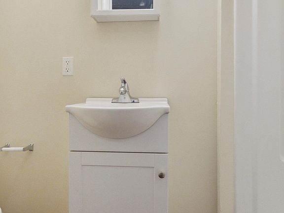 2nd image of 1700 Cecil B Moore Ave APT 2F